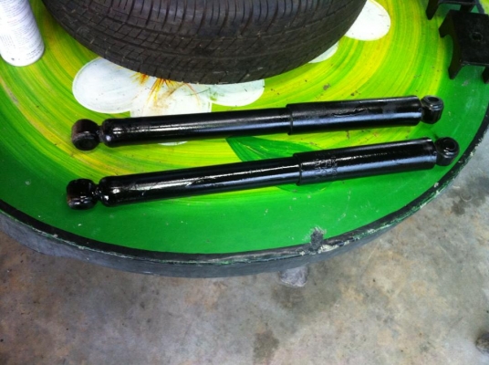 ขายโช๊คหลังไทรตันตัวเตี้ย