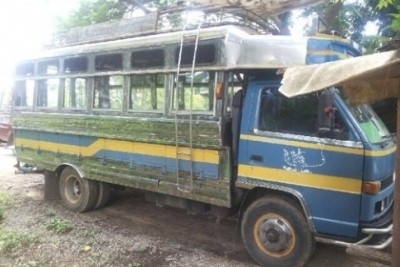 หกล้อ (รถเมล์) ISUZU ปี35 NPR 115 แรงม้า (4BD) รถห้างแท้ๆๆ. ยังไม่เคยทำสี. 490,000