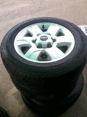 ขายแม๊กพร้อมยางมือสองราคาไม่แพงครับ ขอบ 16 นิ้วครับ ยางปี 09- 205 65 16