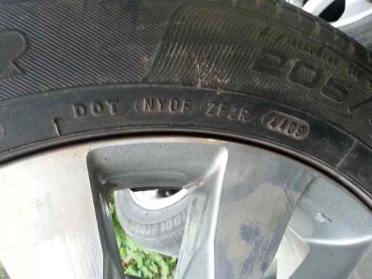 ขายแม็ก Honda ขอบ 16  พร้อมยาง  1ชุด