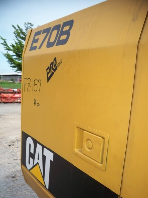 ขายรถขุด CATERPILLAR E70B เก่านอก