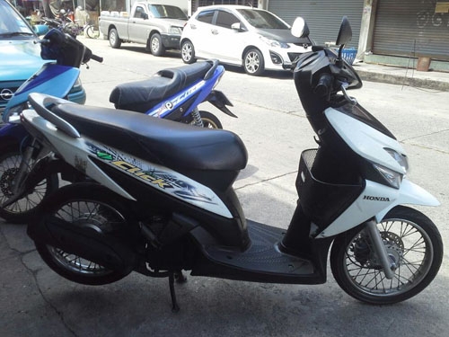 click ปี 50 สีขาว รถบ้านเดิมๆ เครื่องเดิม แน่นๆ เอกสารครบ ซื้อใช้คุ้มแน่นอน click ปี 50 สีขาว รถบ้านเดิมๆ เครื่องเดิม แน่นๆ เอกสารครบ ซื้อใช้คุ้มแน่นอน