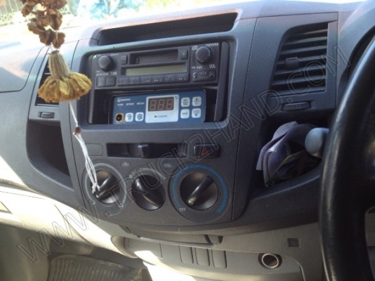 รถบรรทุก 4 ล้อ บรรทุกตู้เย็น ยี่ห้อ TOYOTA