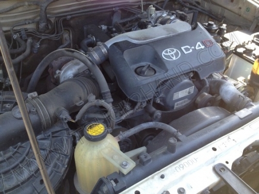 รถบรรทุก 4 ล้อ บรรทุกตู้เย็น ยี่ห้อ TOYOTA