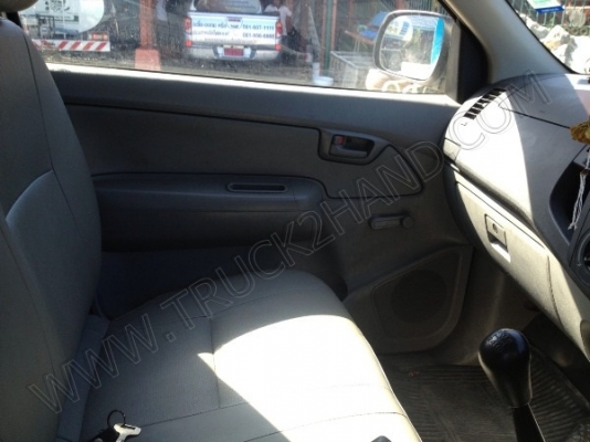 รถบรรทุก 4 ล้อ บรรทุกตู้เย็น ยี่ห้อ TOYOTA