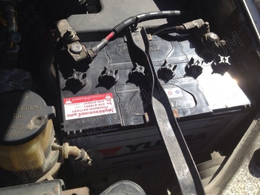 รถบรรทุก 4 ล้อ บรรทุกตู้เย็น ยี่ห้อ TOYOTA