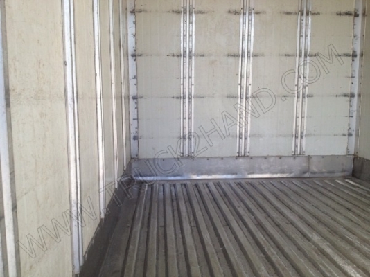 รถบรรทุก 4 ล้อ บรรทุกตู้เย็น ยี่ห้อ TOYOTA