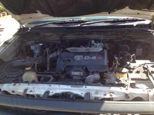 รถบรรทุก 4 ล้อ บรรทุกตู้เย็น ยี่ห้อ TOYOTA