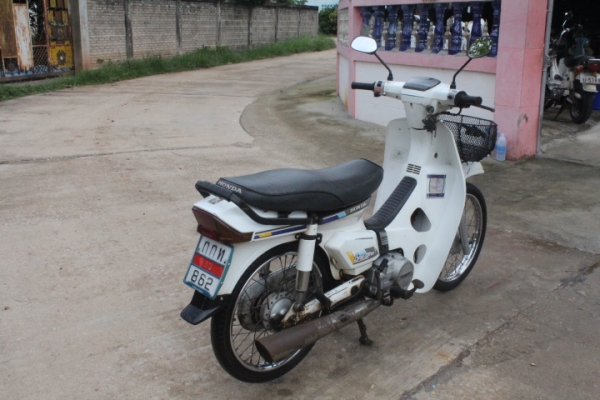 ดรีมคุรุสภาสีขาวๆอวบๆทะเบียนโอนภาษีเต็มโลโก้ครบเดิมๆพร้อมประกวดขาย15500บาท