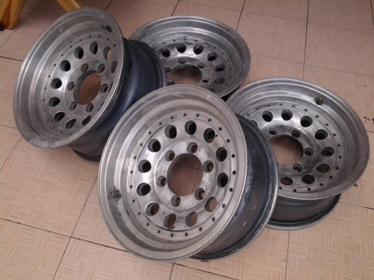 ขายแม็กซ์หยดน้ำเบาๆครับ ขอบ15 6 รู139 สภาพดีครับ