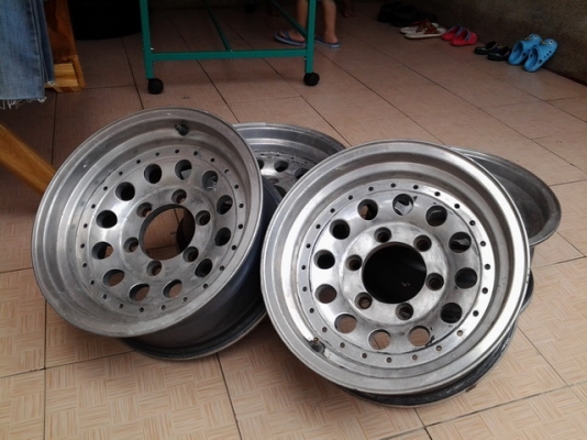 ขายแม็กซ์หยดน้ำเบาๆครับ ขอบ15 6 รู139 สภาพดีครับ