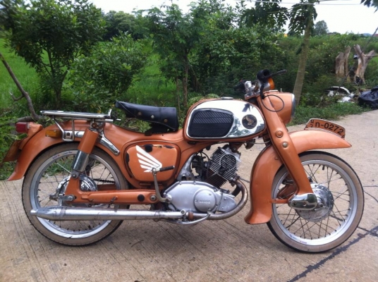 ขาย c92 สวยๆ สตาร์ทง่าย มีเล่มเลขเครื่อง เลขโครงตรง เครื่องดีมากๆ ของเดิมเยอะ สีดี 0918759329