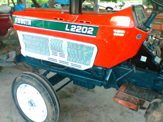 ขายรถไถคูโบต้าข้างขาวสภาพดีเอาไปใช้งานได้เลย อุปกรณ์ครบ