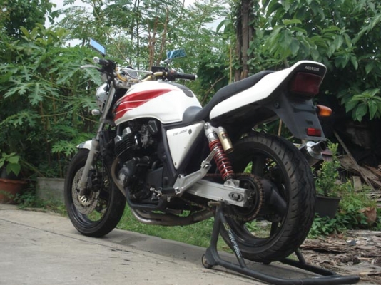 ขาย CB400cc ปี95 ไมล์3ลูก เครื่องแน่นๆท่อแต่งเสียงมันๆเอกสารมีอินวอยแท้100\%คับ