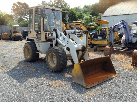 WA40-3-10735เก่าจากญี่ปุ่นตอนนี้รถจอดที่(CSนวนคร)ครับ