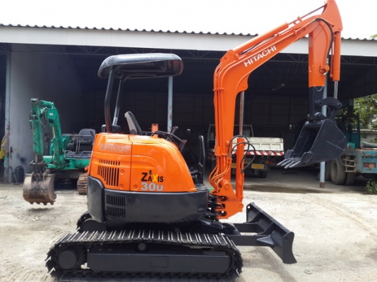 ขาย รถขุดเล็ก HITACHI รุ่น ZX30U แทร็กเหล็ก มือสองญี่ปุ่น