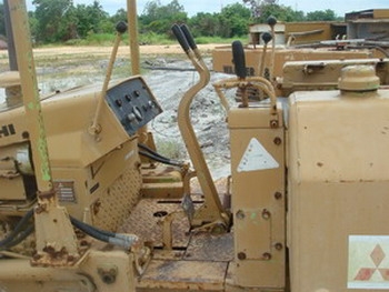 ขายด่วน รถแทรกเตอร์  MITSUBISHI  BD 2F