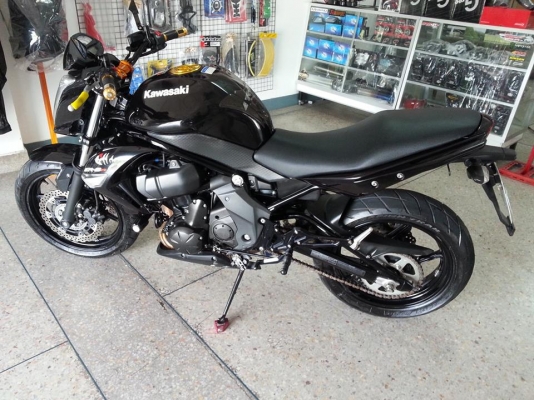 ขาย kawasaki er-6n 2011 (abs.) ทะเบียน มีของแต่ง  เปิดราคา 189,000 ด่วนน