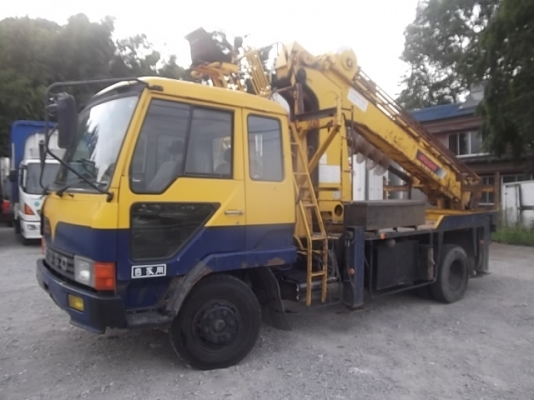 รถเจาะสว่าน FUSO