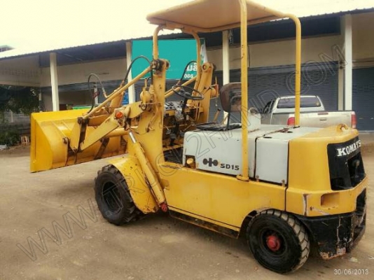 รถตักล้อยาง ยี่ห้อ KOMATSU รุ่น SD15