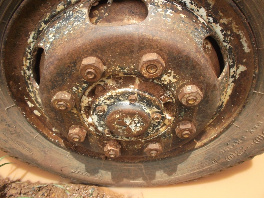 ขายด่วนรถสิบล้อหลงโบซ๊L4684เครือง6D16โบ220แรงม้า