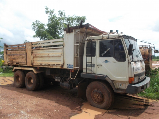 ขายด่วนรถสิบล้อหลงโบซ๊L4684เครือง6D16โบ220แรงม้า