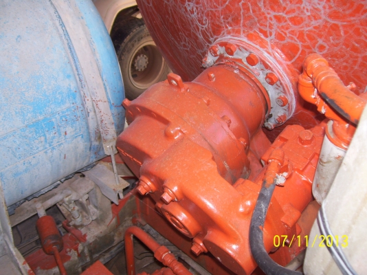 รถโม่ปู 6ล้อ 2.5คิว 195 โม่ตรง