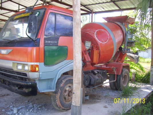 รถโม่ปู 6ล้อ 2.5คิว 195 โม่ตรง