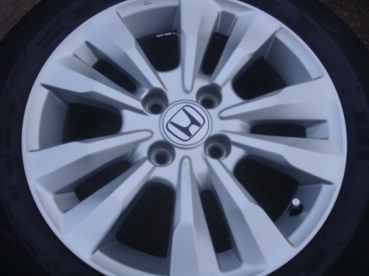 ขายล้อแม็ก HONDA CITY V 15 พร้อมยาง ขายล้อแม็ก HONDA CITY V 15 พร้อมยาง