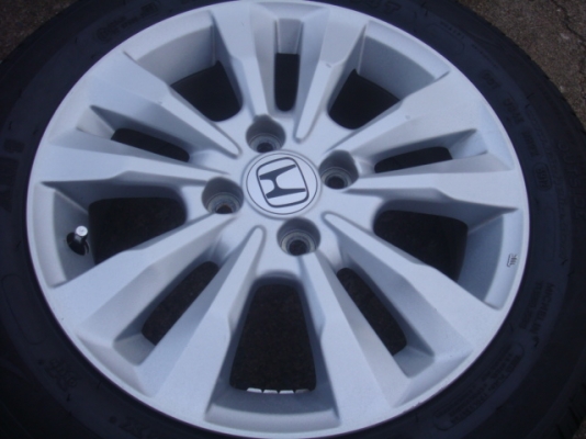 ขายล้อแม็ก HONDA CITY V 15 พร้อมยาง ขายล้อแม็ก HONDA CITY V 15 พร้อมยาง