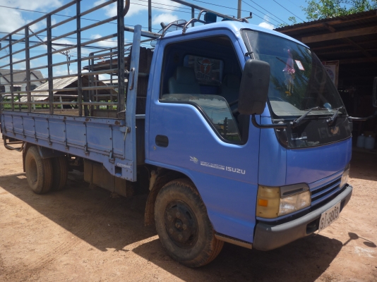 ขาย ISUZU  NKR 130 ปี 48 รถห้างแท้ กระบะพพร้อมคอกสวยเดิม