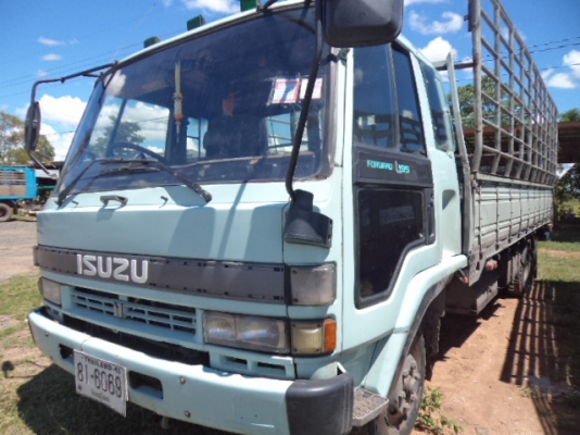 ขายรถ6ล้ออีซูซุร็อก175แรงม้า ยาว 6เมตร เอกสารพร้อมโอน