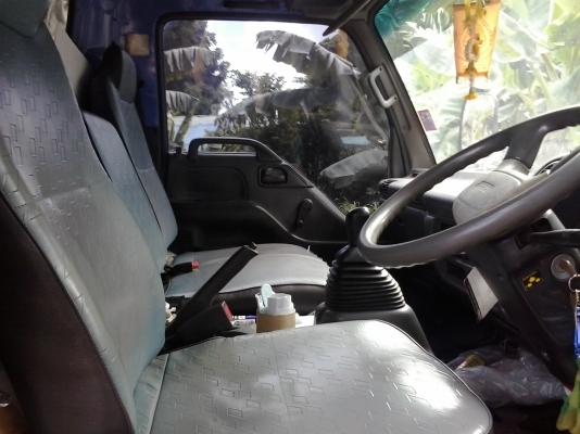 ISUZU รุ่น NPR  130  ปี  47 รถห้างแท้ มีกระบะพร้อมคอกสวย