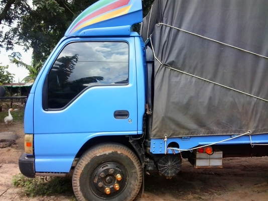 ISUZU รุ่น NPR  130  ปี  47 รถห้างแท้ มีกระบะพร้อมคอกสวย