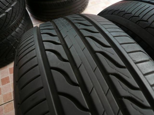 ขายยาง MICHELIN LC----205-55-16----ดอกงามๆ (1ชุด)