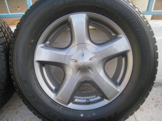 ขายล้อแม็กป้ายแดง All new Izusu D-max 17"x7" et33 6รู139 + ยางปี13 สนใจติดต่อ เล็กคลองสาม (081-3747940)