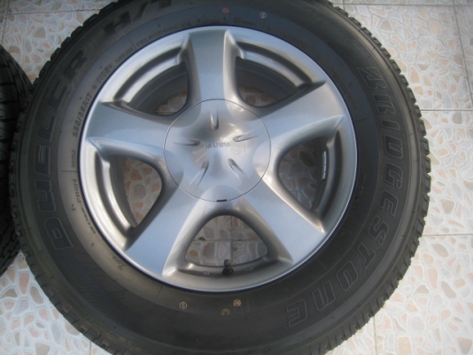 ขายล้อแม็กป้ายแดง All new Izusu D-max 17"x7" et33 6รู139 + ยางปี13 สนใจติดต่อ เล็กคลองสาม (081-3747940)