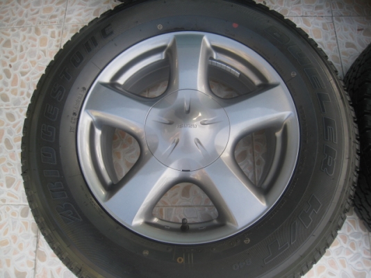 ขายล้อแม็กป้ายแดง All new Izusu D-max 17"x7" et33 6รู139 + ยางปี13 สนใจติดต่อ เล็กคลองสาม (081-3747940)