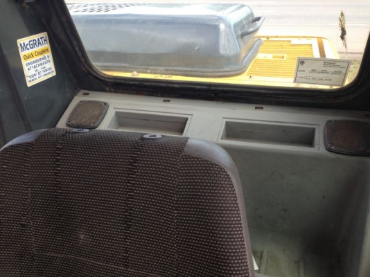 ขายรถแบคโฮ KOMATSU PC160-6K ระบบไฟฟ้าเต็ม มีVDOครับ รถนอกนำเข้าสภาพสวย สนใจติดต่อ 081-2990958 ขายรถแบคโฮ KOMATSU PC160-6K ระบบไฟฟ้าเต็ม มีVDOครับ รถนอกนำเข้าสภาพสวย สนใจติดต่อ 081-2990958