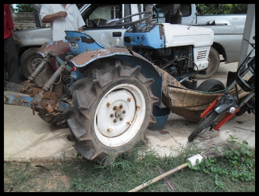 รถไถเล็ก สภาพน่าใช้ สามารถขับได้