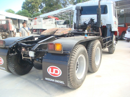 NISSAN-UD CWM430 - 290 HP