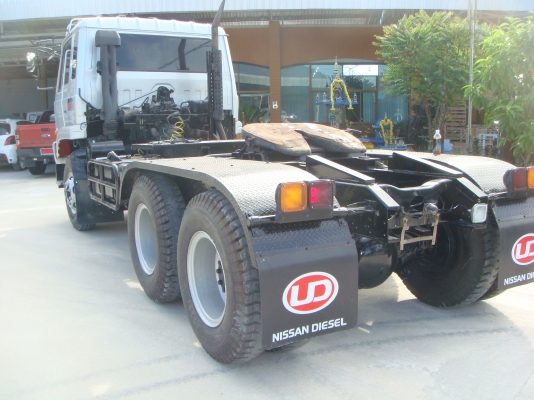 NISSAN-UD CWM430 - 290 HP