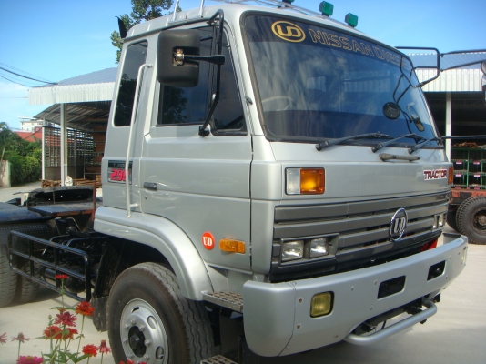 NISSAN-UD CWM430 - 290 HP