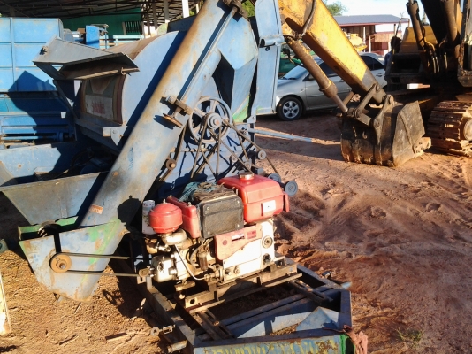 หัวนวดข้าวเกษตรพัฒนา 5 ฟุต ปี39 พร้อมเครื่องคูโบต้า 18 แรง มีโครงล้อลากพร้อมสีได้เลย