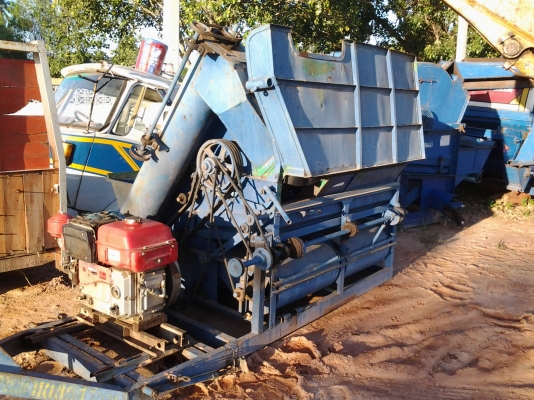 หัวนวดข้าวเกษตรพัฒนา 5 ฟุต ปี39 พร้อมเครื่องคูโบต้า 18 แรง มีโครงล้อลากพร้อมสีได้เลย