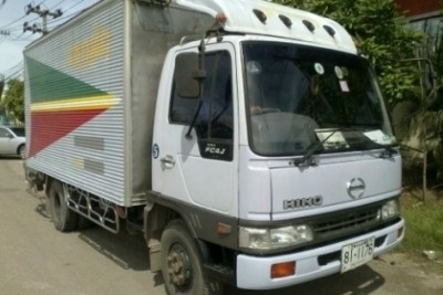 HINO หกล้อ FC4J ปี44 ตู้เปียก (อู่เอกชัย) ยาว4.3 เมตร หัวเดิม ซัซซี่ท่อนท้ายผุเดิมแต่ช่วงหน้าสวยหมด ภายในสวยอุปกรณ์ครบ แอร์เย็น เครื่องดี วิ่ง 3xx,xxx 650,000