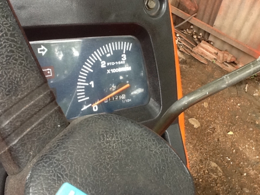 คูโบต้า L2808 4 WD 2 เพลาพร้อมตัดหญ้า 1.20 เมตรใหม่ ทำงาน 1129 ชั่วโมง