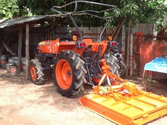 คูโบต้า L2808 4 WD 2 เพลาพร้อมตัดหญ้า 1.20 เมตรใหม่ ทำงาน 1129 ชั่วโมง