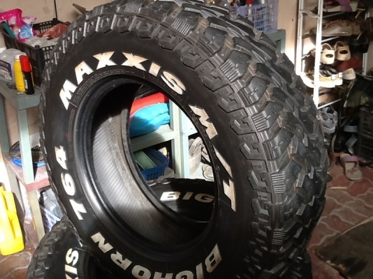 ขายยาง  Mud maxxis  245 x 75 x 16.........สวยๆ เชิญครับ