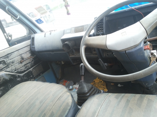 ขายรถอีซูซุบรรทุก 4 ล้อ NKR  เกีร์ยสั้น สภาพดีเฟืองท้ายดี คัชซีสวย พร้อมใช้งาน